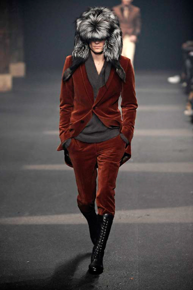 desfiles-tmugler-parisinvernomen2009rtw-114