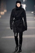 desfiles-tmugler-parisinvernomen2009rtw-119