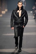 desfiles-tmugler-parisinvernomen2009rtw-124