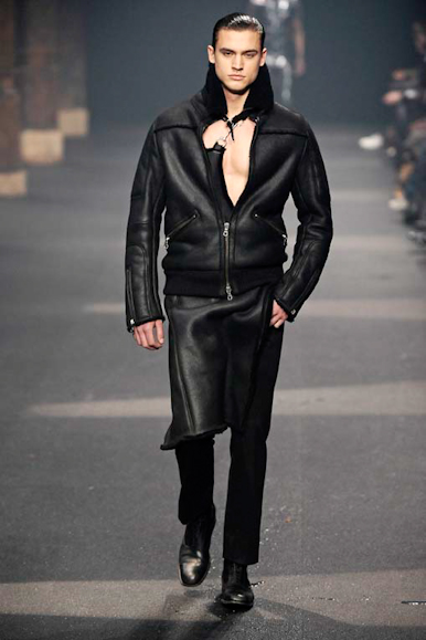 desfiles-tmugler-parisinvernomen2009rtw-124