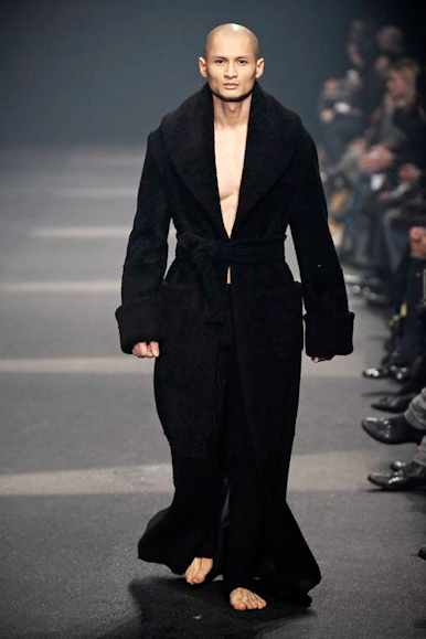 desfiles-tmugler-parisinvernomen2009rtw-134