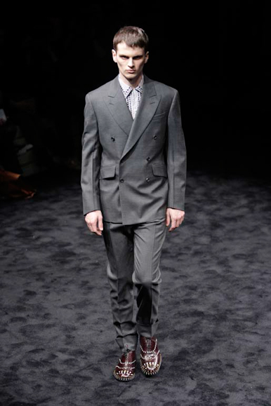 desfiles-prada-milaoinverno2009menrtw-117