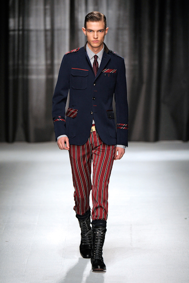 desfiles-moschino-milaoinverno2009menrtw-106