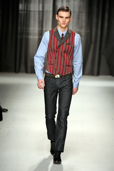 desfiles-moschino-milaoinverno2009menrtw-107