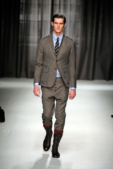 desfiles-moschino-milaoinverno2009menrtw-109