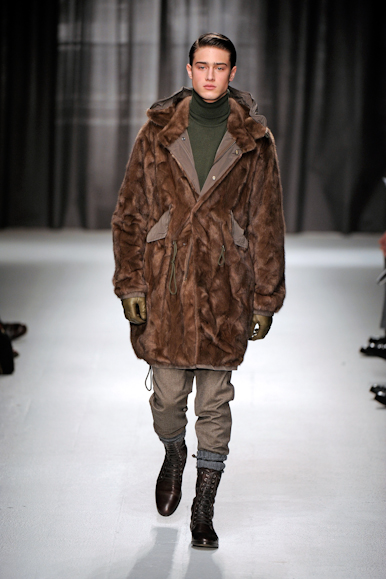 desfiles-moschino-milaoinverno2009menrtw-115