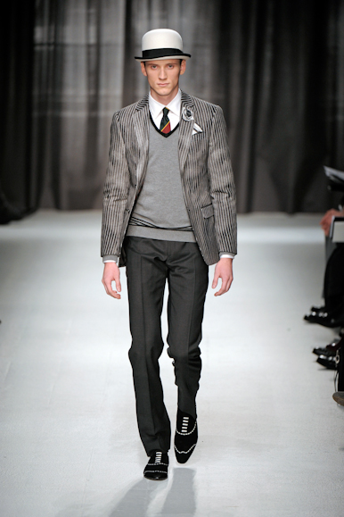 desfiles-moschino-milaoinverno2009menrtw-120