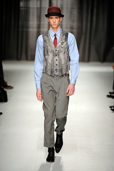 desfiles-moschino-milaoinverno2009menrtw-125