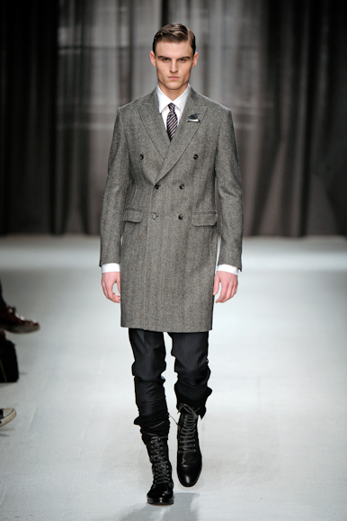 desfiles-moschino-milaoinverno2009menrtw-126