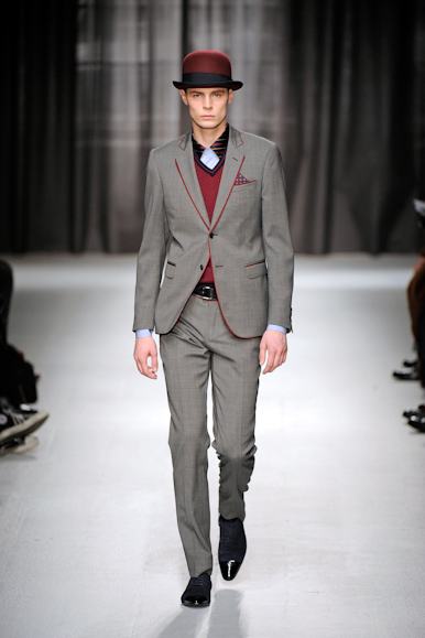 desfiles-moschino-milaoinverno2009menrtw-129