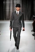 desfiles-moschino-milaoinverno2009menrtw-131