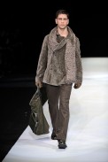 desfiles-emparmani-milaoinverno2009menrtw-101
