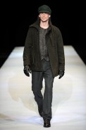 desfiles-emparmani-milaoinverno2009menrtw-104
