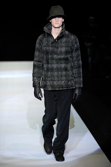 desfiles-emparmani-milaoinverno2009menrtw-107