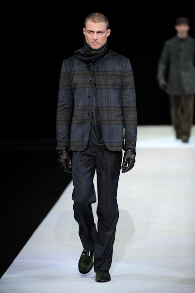 desfiles-emparmani-milaoinverno2009menrtw-108
