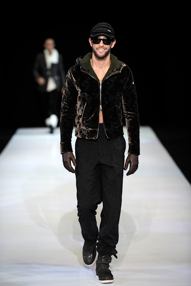 desfiles-emparmani-milaoinverno2009menrtw-110
