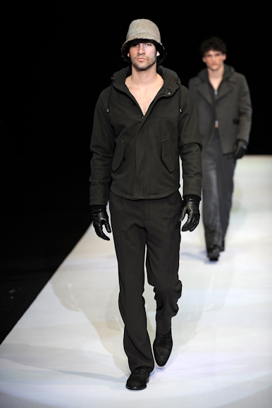desfiles-emparmani-milaoinverno2009menrtw-114