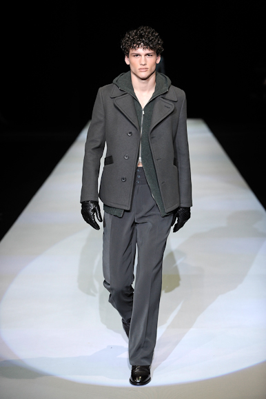 desfiles-emparmani-milaoinverno2009menrtw-115