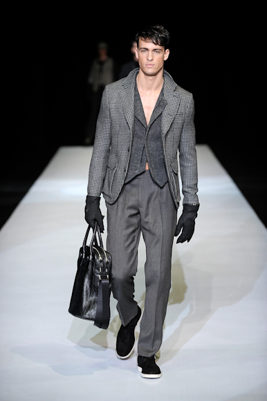 desfiles-emparmani-milaoinverno2009menrtw-129