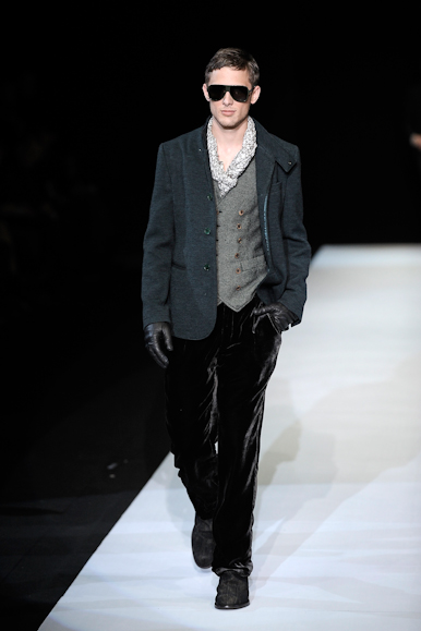 desfiles-emparmani-milaoinverno2009menrtw-133