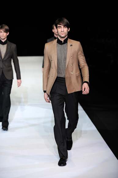 desfiles-emparmani-milaoinverno2009menrtw-151