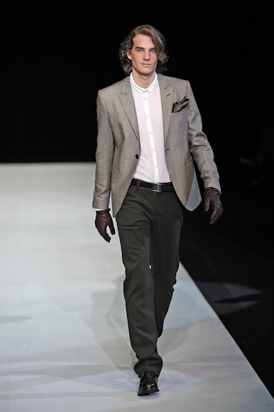 desfiles-emparmani-milaoinverno2009menrtw-160