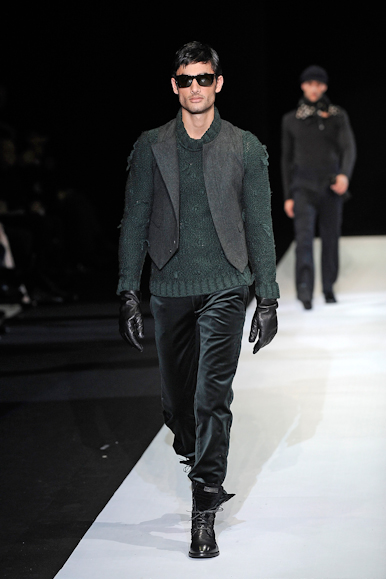 desfiles-emparmani-milaoinverno2009menrtw-178