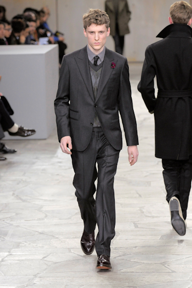 desfiles-hermes-parisinverno2009menrtw-106