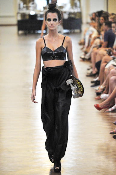 pav_fw10_006