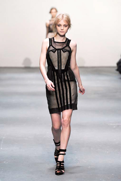 desfiles-ckane-londresinverno2009rtw-124
