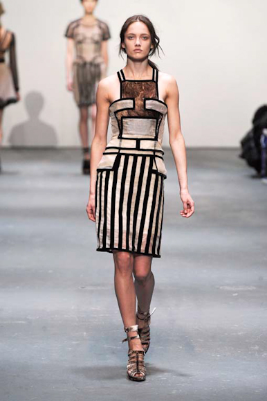 desfiles-ckane-londresinverno2009rtw-127