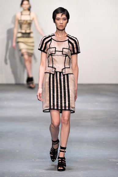 desfiles-ckane-londresinverno2009rtw-128