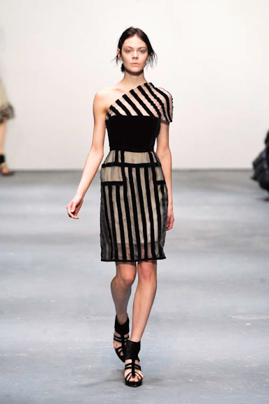 desfiles-ckane-londresinverno2009rtw-130