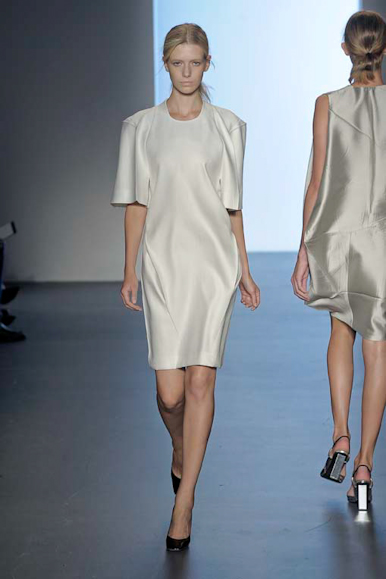 desfile-calvinklein-nyverao2009rtw-110