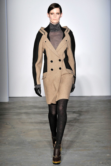 desfiles-proenzaschouler-nyinverno2009rtw-100