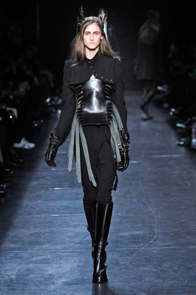 desfiles-anndemeulemeester-parisinverno2011rtw-132