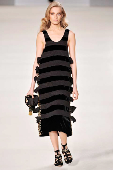 desfiles-chloe-parisinverno2011rtw-128