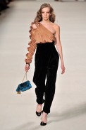 desfiles-chloe-parisinverno2011rtw-129