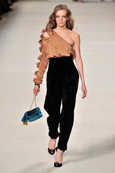 desfiles-chloe-parisinverno2011rtw-129