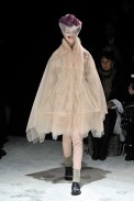 desfiles-commedesgarcons-parisinverno2011rtw-100