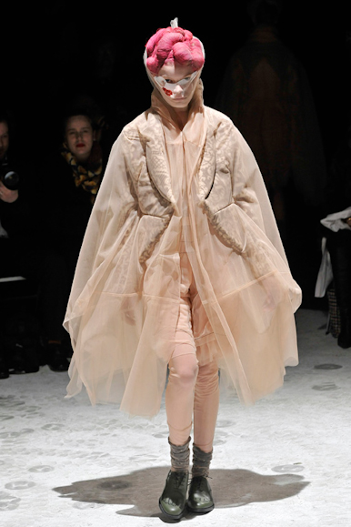 desfiles-commedesgarcons-parisinverno2011rtw-101