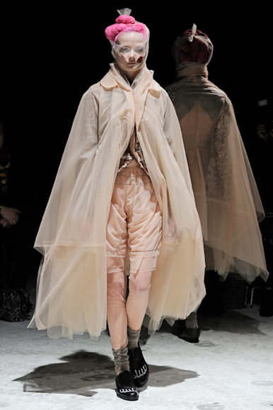 desfiles-commedesgarcons-parisinverno2011rtw-102