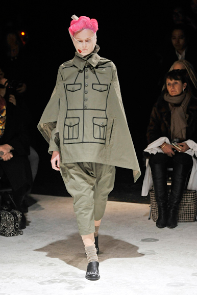 desfiles-commedesgarcons-parisinverno2011rtw-106