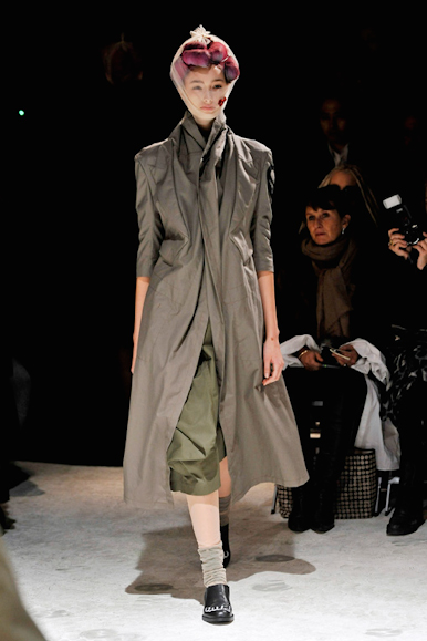 desfiles-commedesgarcons-parisinverno2011rtw-107
