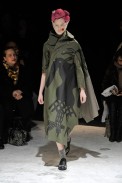 desfiles-commedesgarcons-parisinverno2011rtw-108