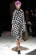 desfiles-commedesgarcons-parisinverno2011rtw-113