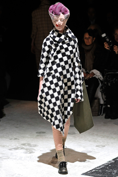 desfiles-commedesgarcons-parisinverno2011rtw-113