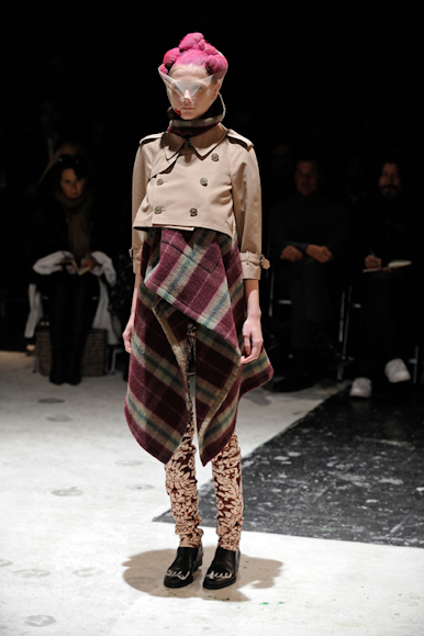 desfiles-commedesgarcons-parisinverno2011rtw-117