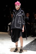 desfiles-commedesgarcons-parisinverno2011rtw-123