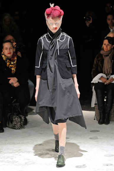 desfiles-commedesgarcons-parisinverno2011rtw-124
